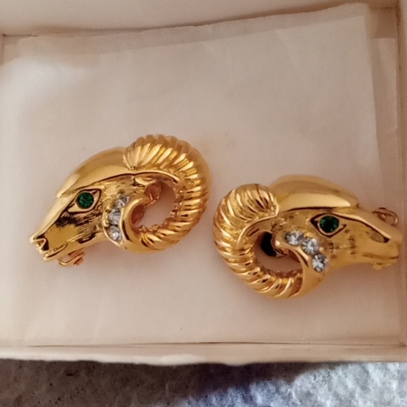 Vintage BOOKPIECE Kenneth Lane Ram's Head Earrings stamped uncirculated 24kp - Picture 2 of 8